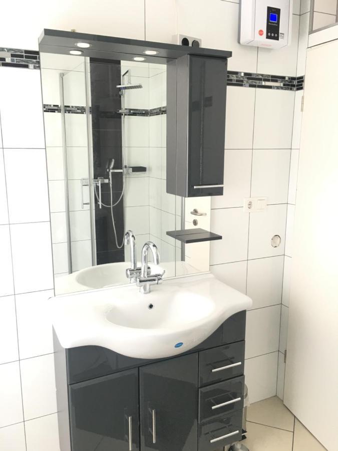 Ferienwohnungen Honberg Тутлинген Екстериор снимка